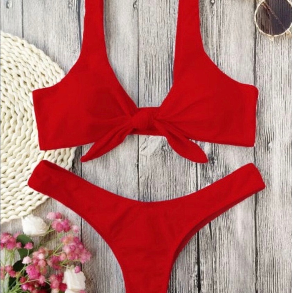 NWT Zaful Scrunched Butt Knotted Bikini